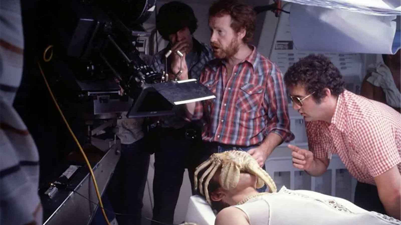 20 Fun Photos Taken Behind the Scenes of Movies from the 1970s