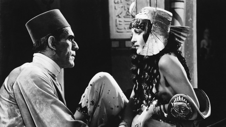 Boris Karloff and Zita Johann in The Mummy 1932