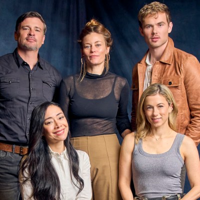 Tom Welling, Cassidy Freeman, Garrett Wareing, Iliza Shlesinger , and Aimee Garcia of Chasing Summer in Den of Geek studio at SXSW 2026.