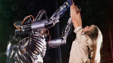 15 Funny Mistakes Movies Let Into the Final Product