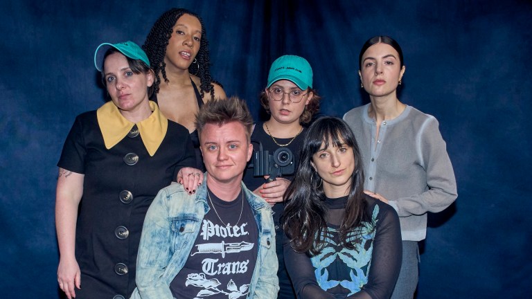 L-R (CW): Sophie Sagan-Gutherz, Jayae Riley Jr., Daisy Rosato, Elise Kibler, Nora Kaye, Genevieve Simon of Sinner Supper Club in Den of Geek studio at SXSW 2026.