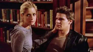 15 Television Couples That Are Actually Super Messed Up in Retrospect