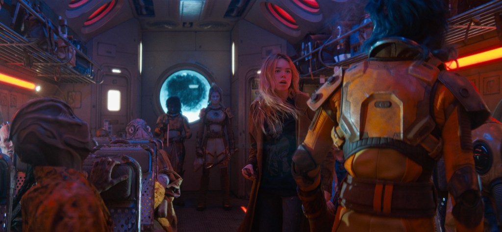 Space Bus in Supergirl
