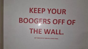 12 Funny Signs That Aren’t Clearing Anything Up for Anyone