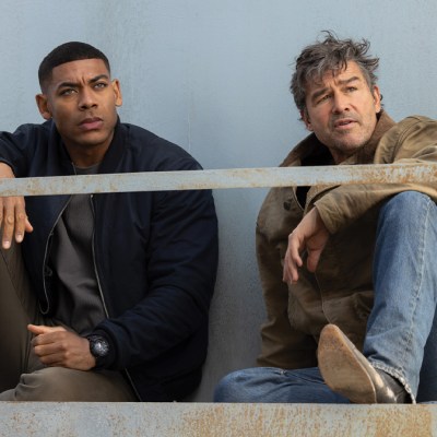 John Stewart (Aaron Pierre) and Hal Jordan (Kyle Chandler) in HBO's Lanterns.