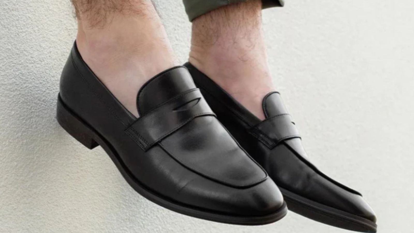 15 Male Fashion Trends That Need to End Right Away