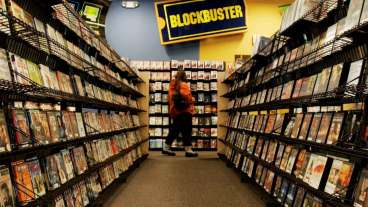 15 Photos of and In Blockbuster, the Place We Miss the Most