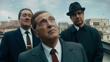 15 Movie Mistakes That Stick Out Like a Sore Digital Thumb