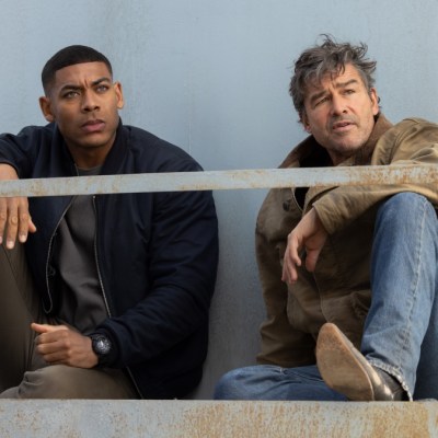 aaron-pierre-kyle-chandler in Lanterns