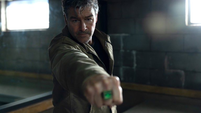 Kyle Chandler in Lanterns