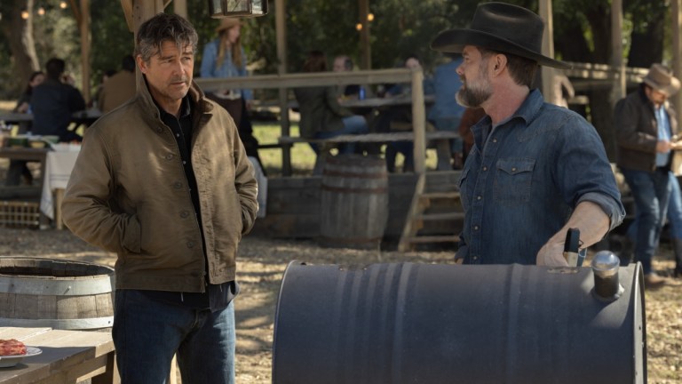 kyle-chandler-garret-dillahunt-2 Lanterns