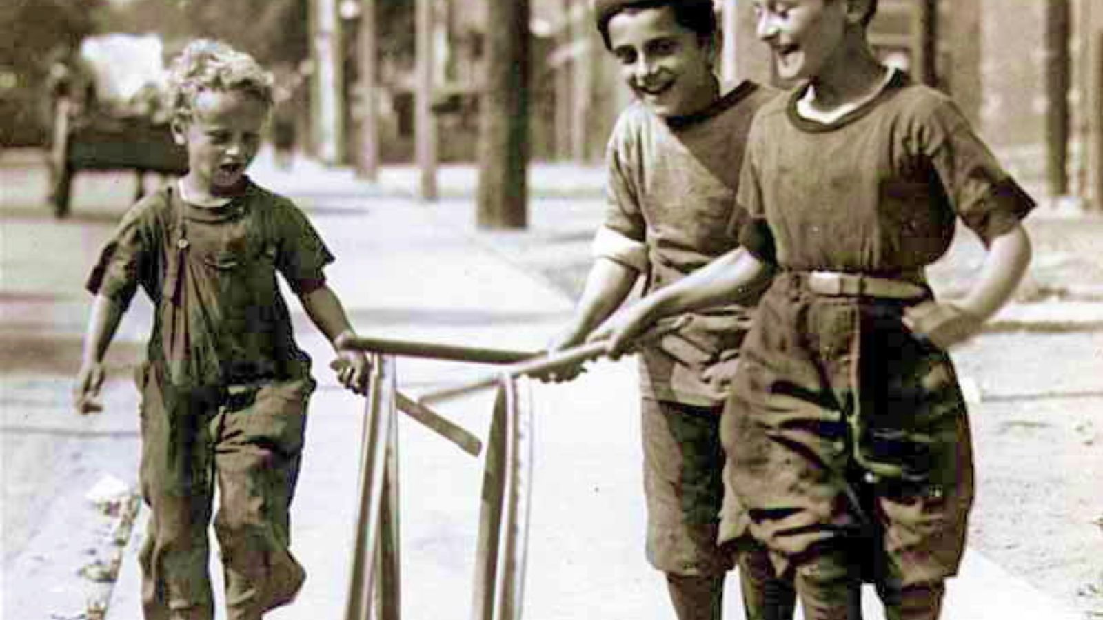 15 Normal Things From the Past With Surprisingly Disturbing Histories