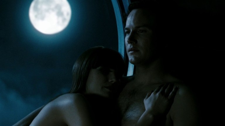 Nite Owl (Patrick Wilson) and Silk Spectre (Malin Akerman) in Watchmen.