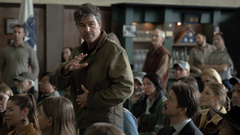 kyle-chandler-jason-ritter in Lanterns