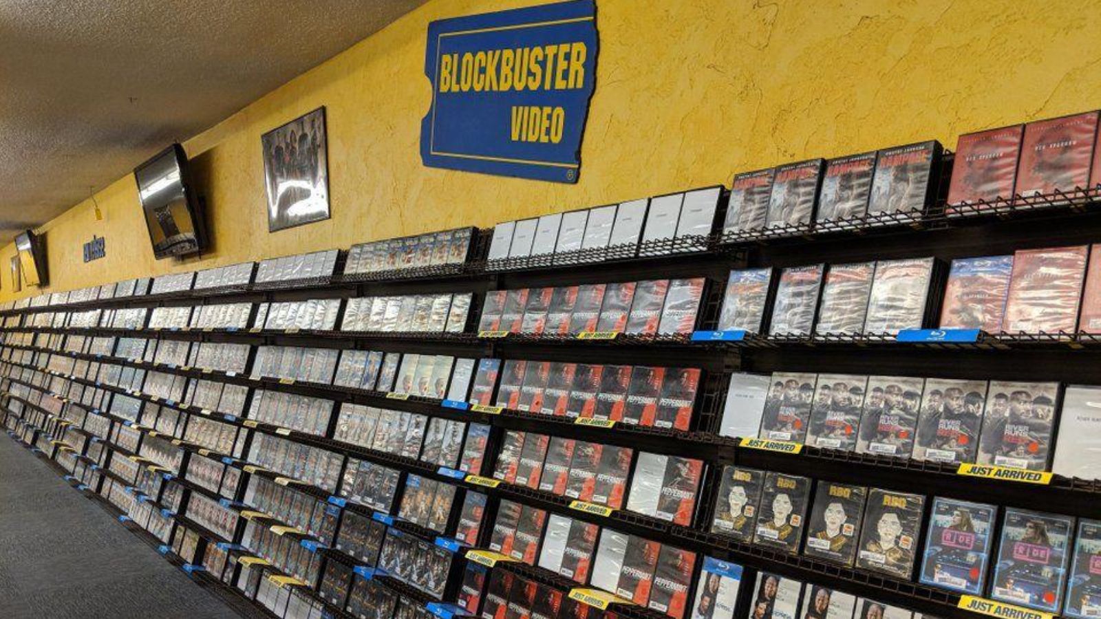 15 People Share the Disappearing Store That Hurt Them the Most