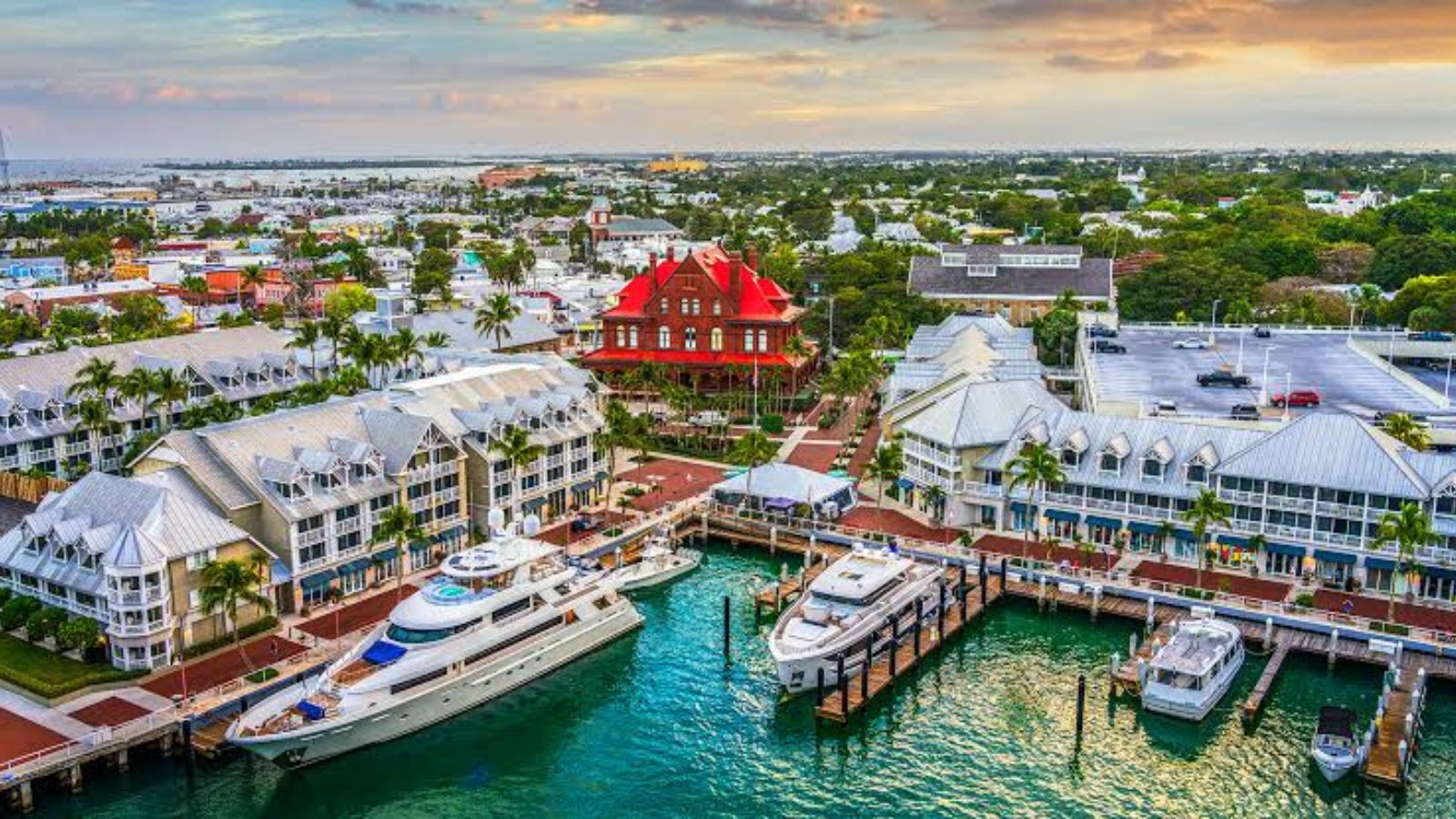 15 Tourist Destinations Americans Say Are Not Worth the Trip