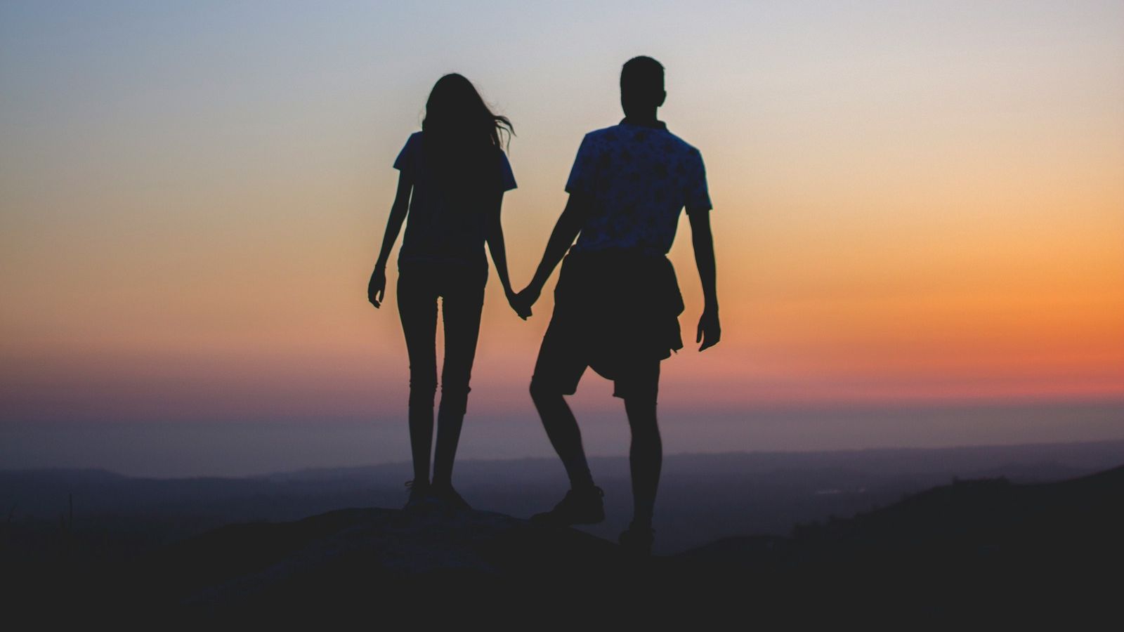 15 Introverts Share How They Met Their Wife