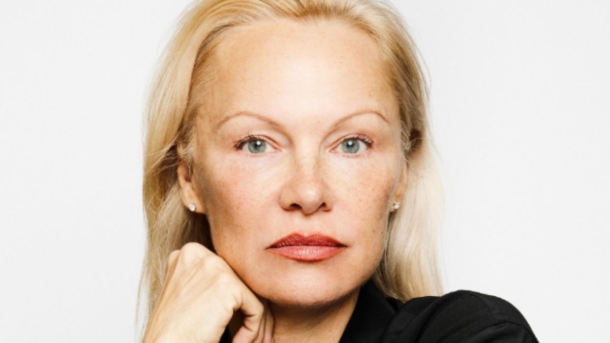18 Celebs Who Didn’t Try to Fight Aging, and Won Anyway