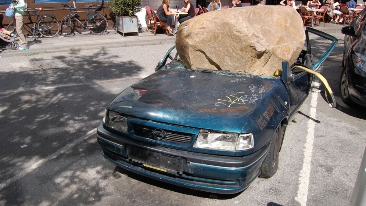 15 People Share Simple Things That Strike Them as Just a Bit Strange