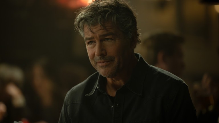 kyle-chandler in Lanterns