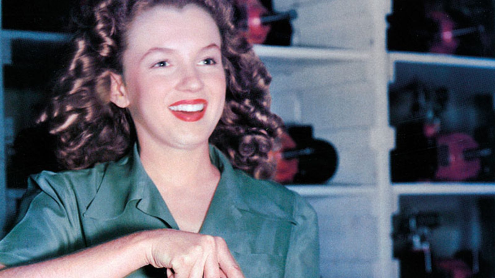 15 Famous People Who Look Completely Different in Their Earliest Photos