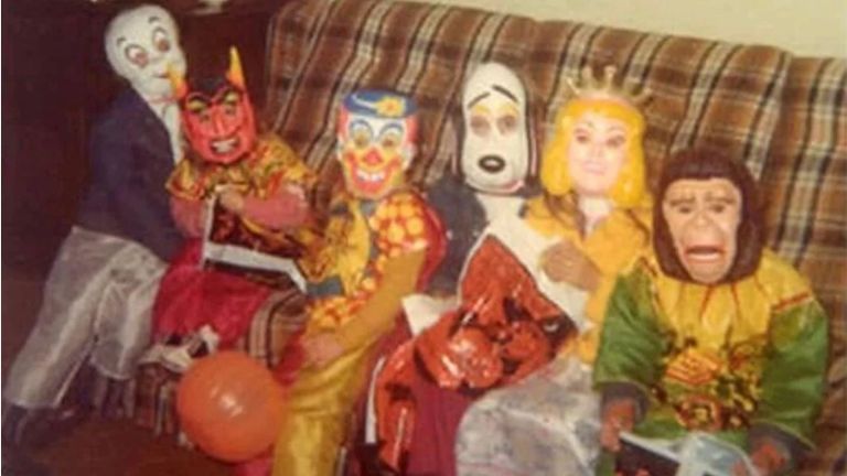 15 Photos from Back Before People Thought About Things Too Much